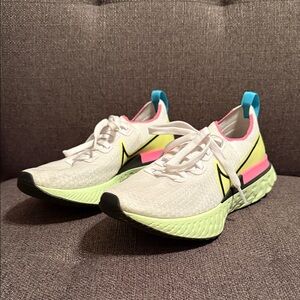 Women’s Nike Flyknit Infinity React